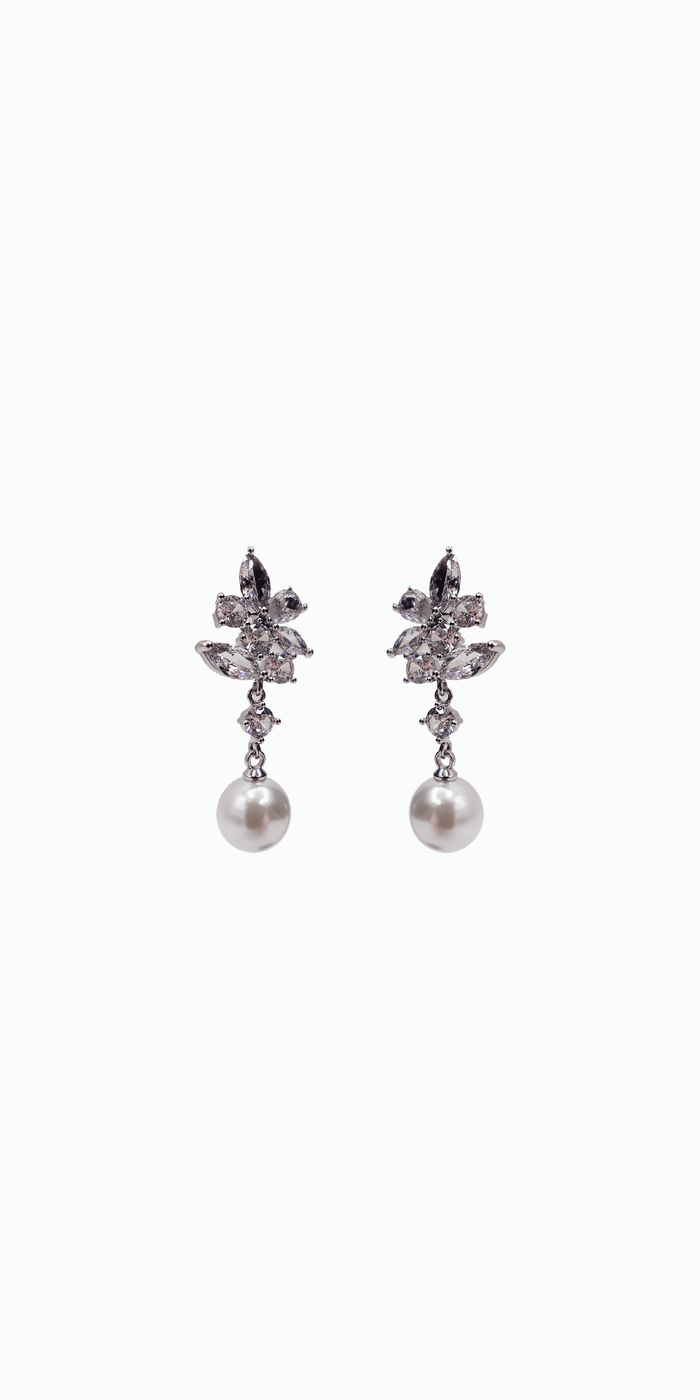 silver /one size/ Camille La Vie/Rhinestone Cluster Pearl Drop Earrings /front