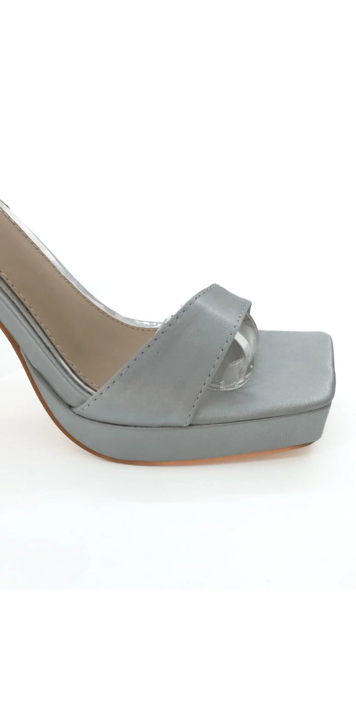 silver/size/6/ Camille La Vie/Satin Block Heel Platform Ankle Strap Sandal /close up
