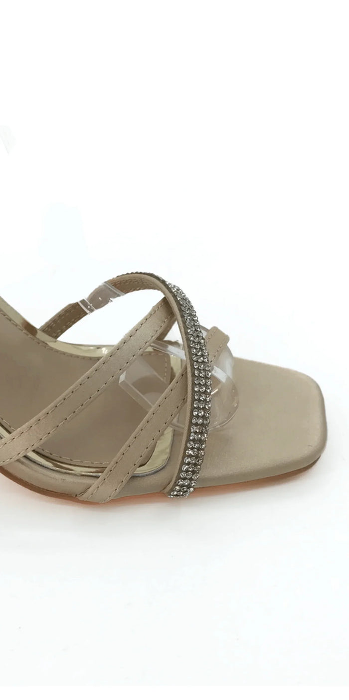 nude/size /6/ Camille La Vie/Satin High Heel Ankle Strap Sandal / close up