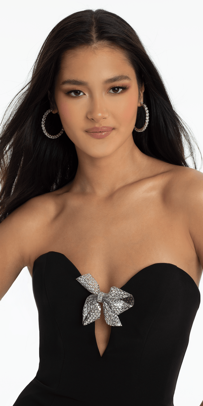 black/size/4/ missy/Camille La Vie/Strapless Crepe Trumpet Dress with Organza Bow Back and Shawl/close up