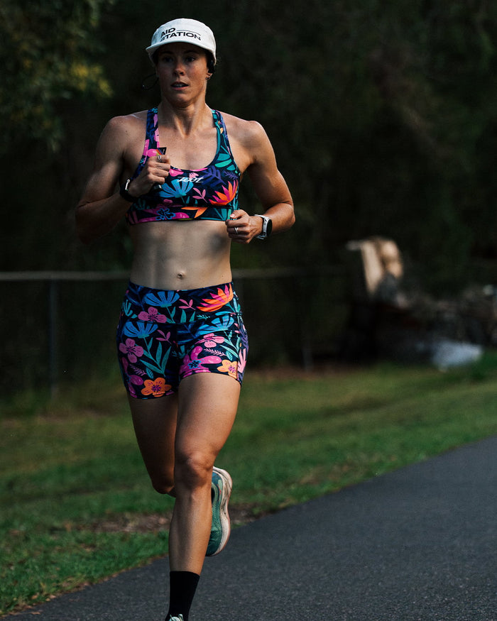 Zoot Sports RUN SHORTS 4" INSEAM Women's Ltd Run 4" Pulse High-Rise Short - Florescence