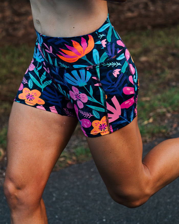 Zoot Sports RUN SHORTS 4" INSEAM Women's Ltd Run 4" Pulse High-Rise Short - Florescence